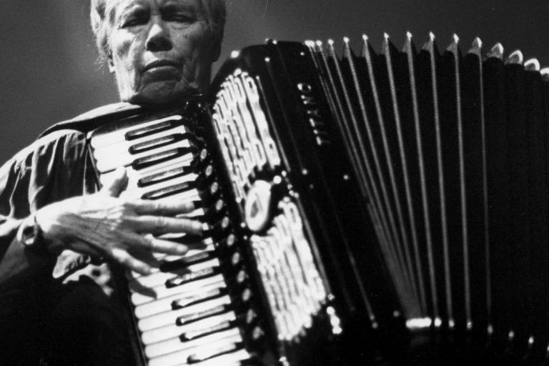 Photograph of Pauline Oliveros by Pietr Kers