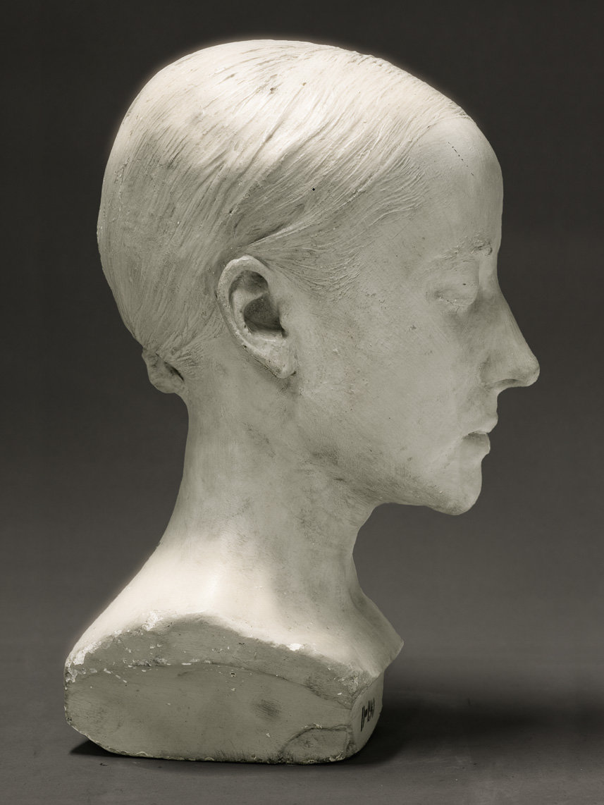 "Portrait of a life-cast of Eugenie Sauvage", 2010, courtesy of the artist, Musée de l’Homme (Musée National d’Histoire Naturelle), Paris, and Starkwhite, New Zealand.