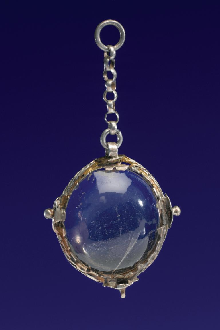 Left: John Dee’s obsidian crystal ball, used for scrying, 16th century. British Museum, London. Right: Crystal used by John Dee for clairvoyance and curing disease, said to have been given to him by the angel Uriel in 1582. Science Museum Group Collection