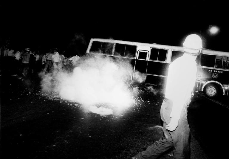 Street scenes in front of the Legislative Yuan and surrounding area during the 520 Farmers Protest (520農民運動),Taipei, 1988. Photos Leon Tsai (蔡文祥).