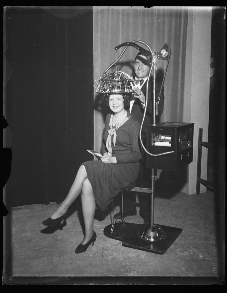 Kay Campion demonstrating a “psycho-graph” mind-reading apparatus at the Seventh Annual Industrial Exposition of the Washington Chamber of Commerce, Washington Auditorium, 1931. Photograph by Harris & Ewing.